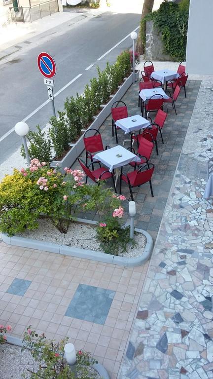 Hotel Ancora Cesenatico Exterior foto